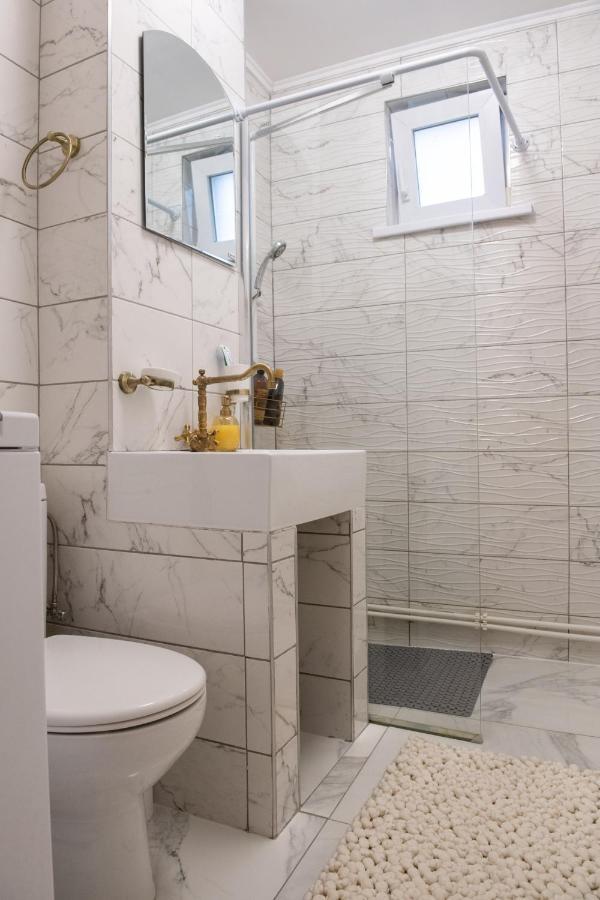Urban Oasis Apartment Piatra Neamt Bagian luar foto