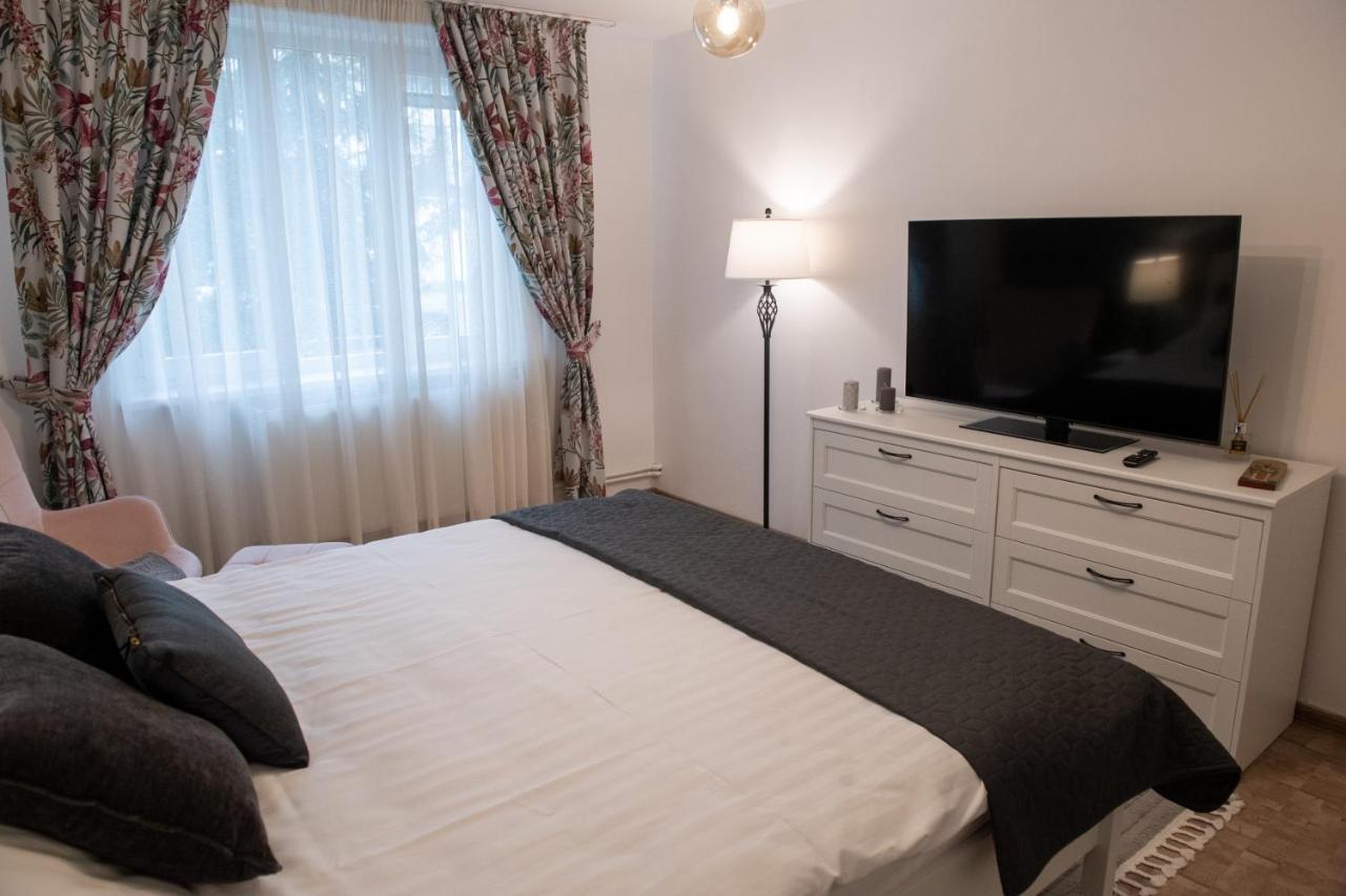 Urban Oasis Apartment Piatra Neamt Bagian luar foto