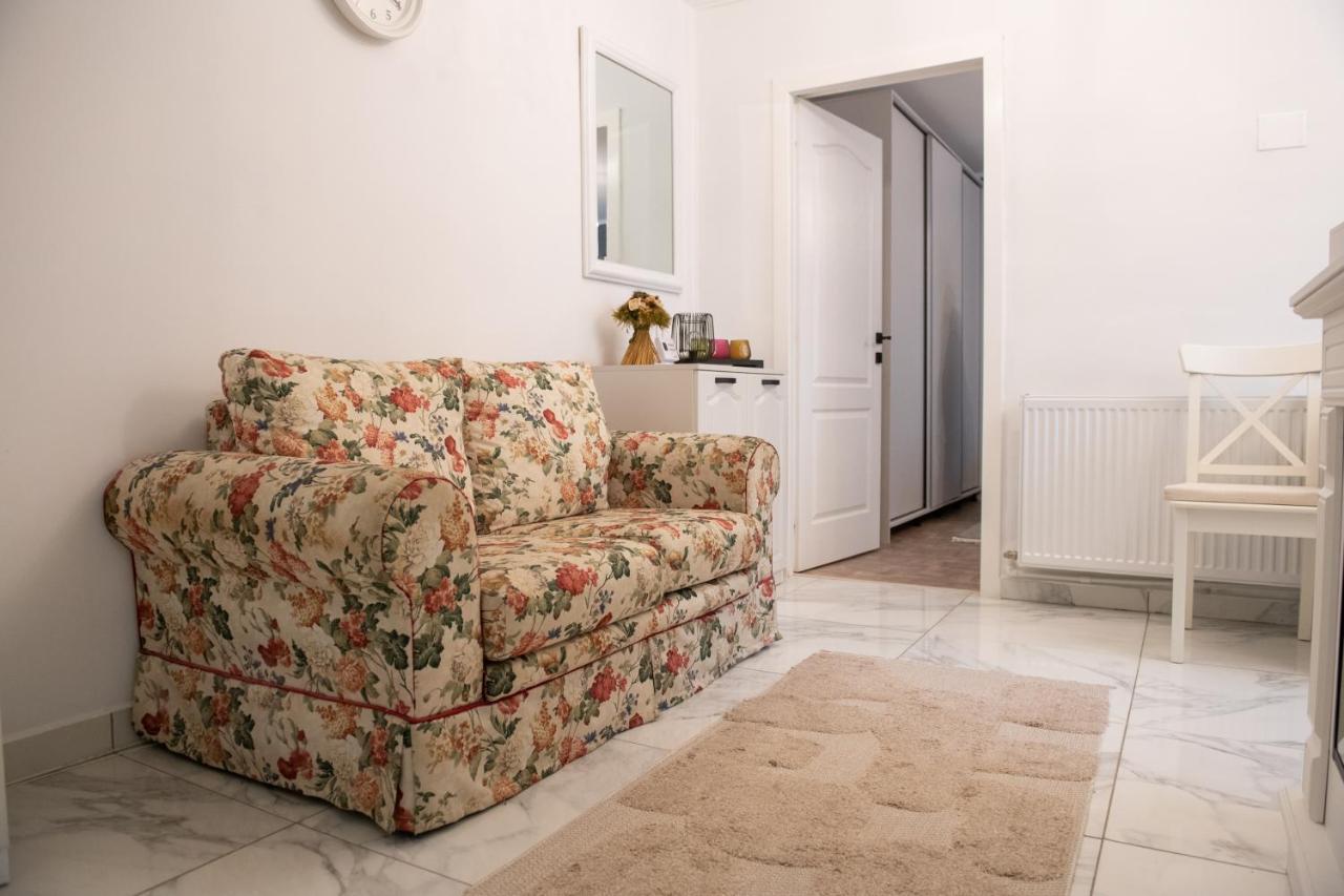Urban Oasis Apartment Piatra Neamt Bagian luar foto