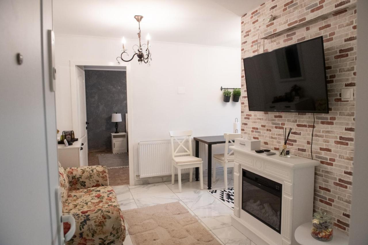 Urban Oasis Apartment Piatra Neamt Bagian luar foto